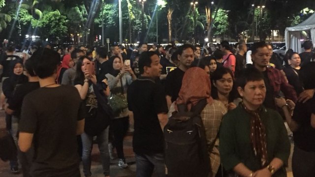 Suasana jelang konser Guns n’ Roses. (Foto: Vito/kumparan)