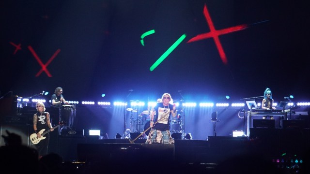 Konser Guns N Roses di Stadion Utama Gelora Bung Karno, Jakarta, Kamis (8/11). (Foto: Nugroho Sejati/kumparan)