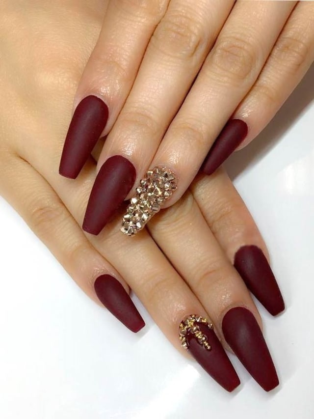 Ini 5 Warna Kuteks yang Cocok untuk Kulit Sawo Matang (1)