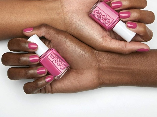 Ini 5 Warna Kuteks yang Cocok untuk Kulit Sawo Matang (4)