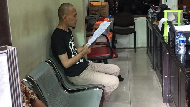 Rohandi sebelum dipindah ke Polres Metro Jakarta Utara. (Foto: Darin Atiandina/kumparan)