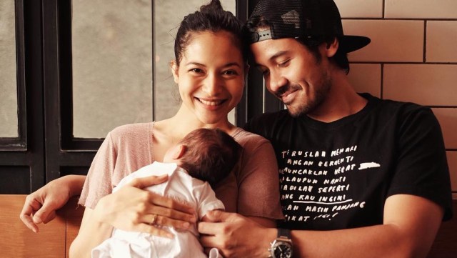 Putri Marino, Chicco Jerikho, dan Surinala (Foto: Instagram @chicco.jerikho)