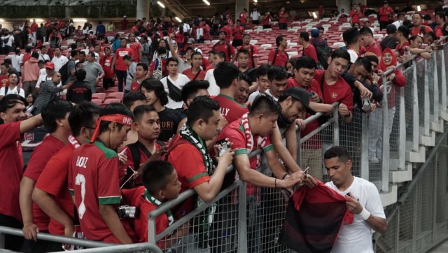 Pertandingan Indonesia vs Singapura di babak penyisihan Piala AFF 2018 (Foto: Helmi Afandi/kumparan)