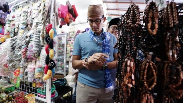 Cawapres Sandiaga Uno mengunjungi UMKM di Martapura, Kalsel. (Foto: Dok. Tim Sandiaga Uno)