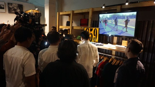 Jokowi di Bandung Creative City Forum (BCCF), Jalan Braga, Bandung. (Foto: Yudhistira Amran Saleh/kumparan)