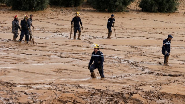 Banjir Bandang di Kota Madaba, Yordania. (Foto: Muhammad Hamed/Reuters)