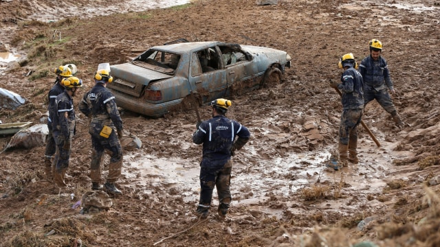 Banjir Bandang di Kota Madaba, Yordania. (Foto: Muhammad Hamed/Reuters)