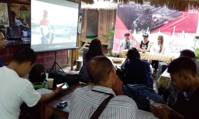 Buat Lagu “Jokowi Lagi”, Mr Rayen Siap Hadapi Pro-Kontra (1)