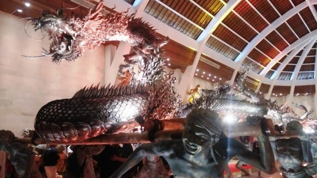 Obsesi Hebat UC Silver, Habiskan Rp1 Milyar Buat Patung Perak Naga Sanga Amurwabhumi (1)