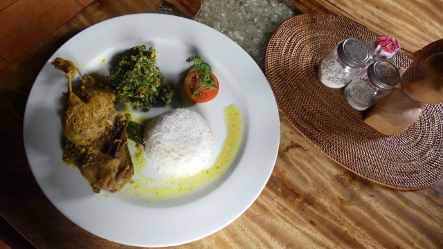Bebek di Bukit Jimbaran (Foto: Kartika Pamujiningtyas/kumparan)