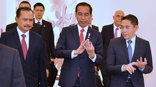 Jokowi dan Iriana tiba di Singapura untuk KTT ASEAN. (Foto: Dok. Biro Pers Setpres)