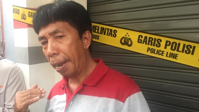 Djemmy Worang, salah satu penghuni indekos yang dikelola almarhum Daperum Nainggolan. (Foto: Reki Febrian/kumparan)