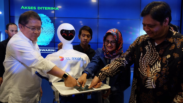 Peresmian Lab IoT XL Axiata oleh Rudiantara dan Airlangga. (Foto: XL Axiata)