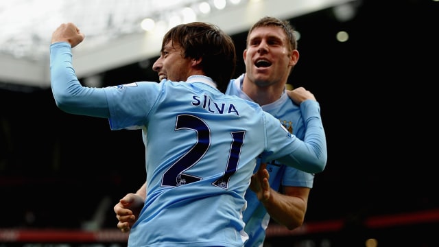 Silva dan Milner di Derbi Manchester 23 Oktober 2011. (Foto:  Laurence Griffiths/Getty Images)