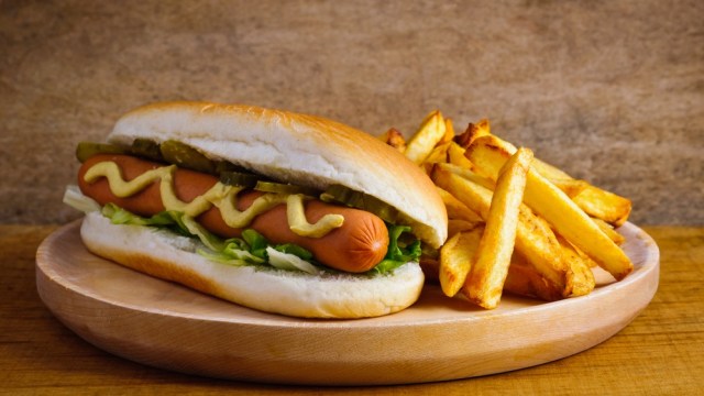 Ilustrasi Hot Dog Foto: Christian Draghici/Shutterstock