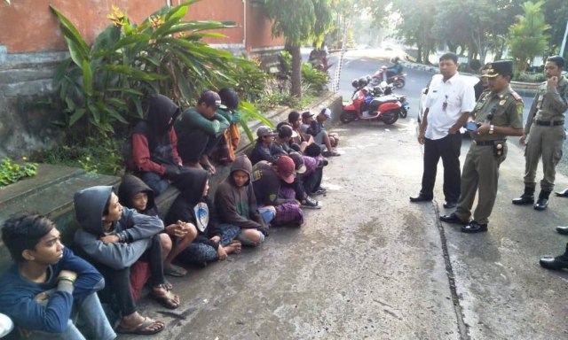 Jelang Laga Persebaya vs Bali United Makin Banyak Bonek Ditangkap di Jembrana