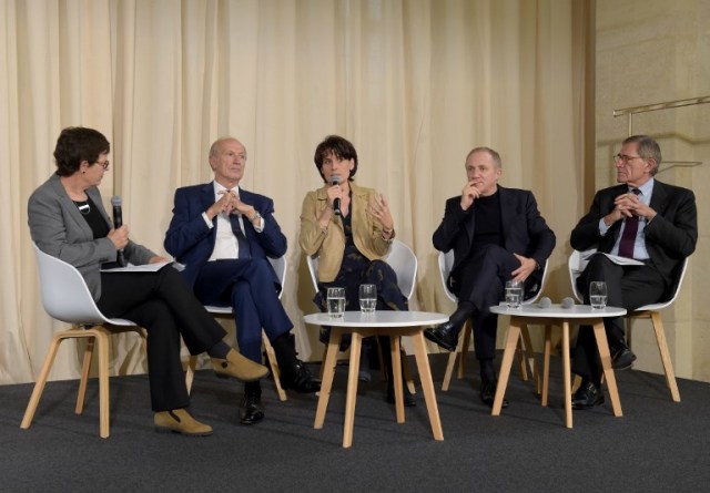 Kering dan L'Oreal Tanda Tangani Piagam Anti Kekerasan Berbasis Gender (Foto: AFP/ERIC PIERMONT)