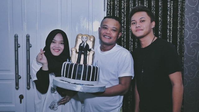 Sule rayakan ulang tahun bersama anak-anaknya. (Foto: Instagram @ferdinan_sule)