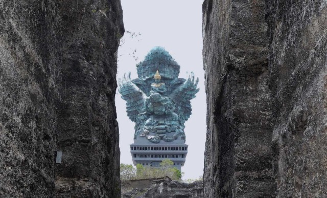 Tinggi GWK mencapai 121 meter dan terletak 264 meter di atas permukaan laut (Foto: Kartika Pamujiningtyas)