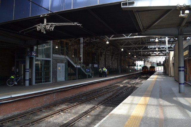 Edinburgh Waverley Railway Station (Foto: Flickr/Daniel)