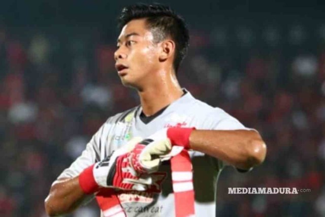 Satria Tama Diserang Nyanyian Rasis Suporter PSMS Medan