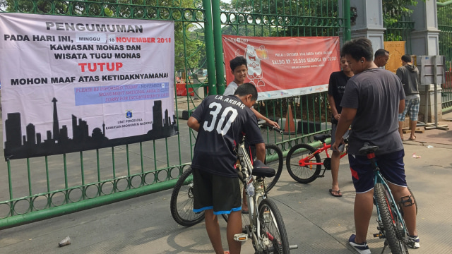 Kawasan Monas ditutup untuk umum. (Foto: Raga Imam/kumparan)