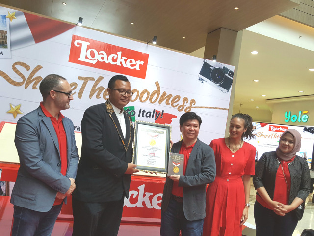 Wafer raksasa dari Loacker (Foto: Nurvita Indarini/kumparan)