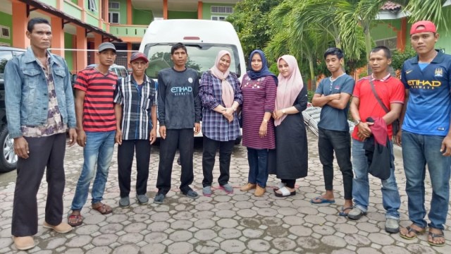 Dinas Sosial Aceh memulangkan delapan warga Aceh yang menjadi korban penipuan agen illegal Tenaga Kerja Indonesia (TKI) di Malaysia. (Foto: Dok. Dinsos Aceh)