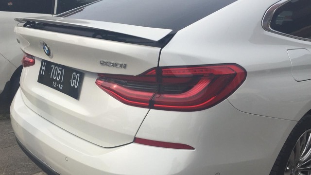 Active rear spoiler pada BMW Seri 6 GT  (Foto: Aditya Pratama Niagara/kumparanOTO)