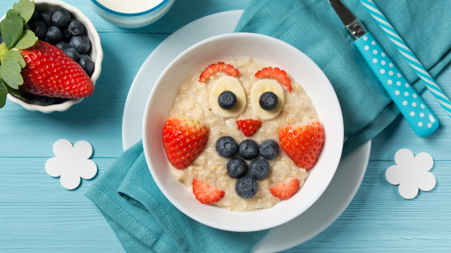 Ide kreasi oatmeal untuk anak. (Foto: Shutterstock)