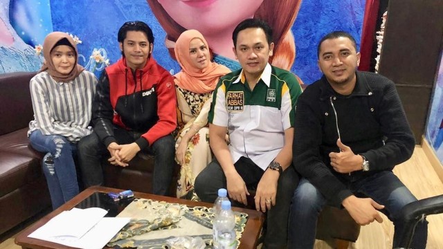Angel Lelga gandeng Farhat Abbas sebagai kuasa hukumnya. (Foto: instagram.com/farhatabbastv226)