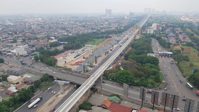 Ruas Tol Jakarta-Cikampek.  (Foto: Efira Tamara/kumparan)