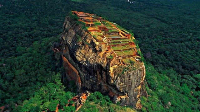 Berpetualang di Sri Lanka: 3 Wisata yang Wajib Dikunjungi (1)