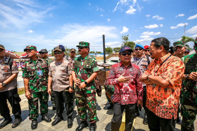 Yori Antar saat peresmian Monumen Kapsul Waktu (Foto: Paskalis Khrisno Ayodyantoro)