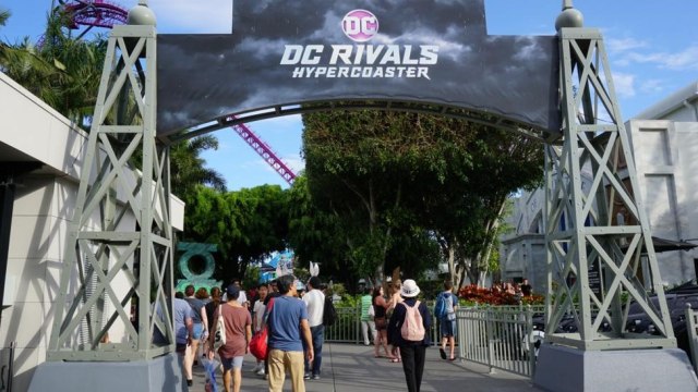 Hypercoaster terpanjang, tertinggi, dan tercepat di Australia. (Foto: Dewi Rachmat Kusuma/kumparan)