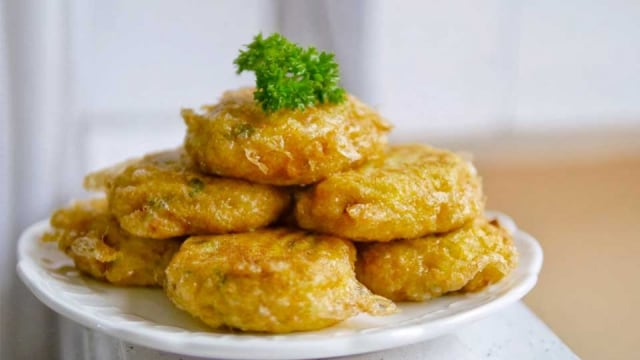 Perkedel Nasi Kuning (11 M+)