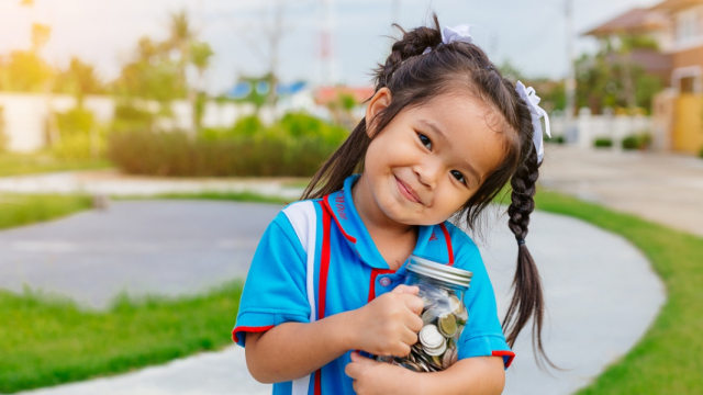 Ilustrasi anak memiliki tabungan. Foto: Shutterstock