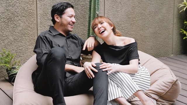 Momen kemesraan  Gading Martin dan Gisella Anastasia. (Foto: Instagram/@gisel_la)