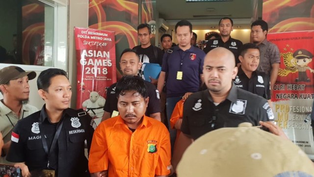Tersangka pembunuhan Dufi. (Foto: Fadjar Hadi/kumparan)