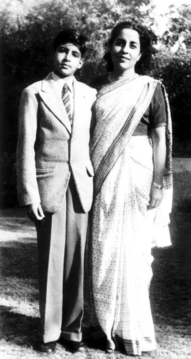 5 Fakta Amitabh Bachchan, Bintang Bollywood Pelunas Utang 1.398 Petani (2)