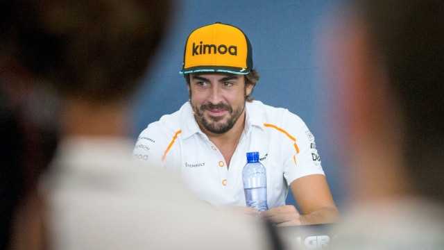 Pebalap McLaren, Fernando Alonso, saat konferensi pers GP Abu Dhabi 2018. (Foto: Twitter Formula 1 @F1)