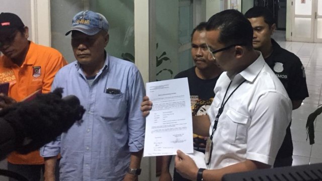 Penyerahan Jenazah pemandu karaoke yang tewas di Mampang oleh Polres Jaksel ke pihak keluarga, Rabu (21/11/2018). (Foto: Raga Imama/kumparan)