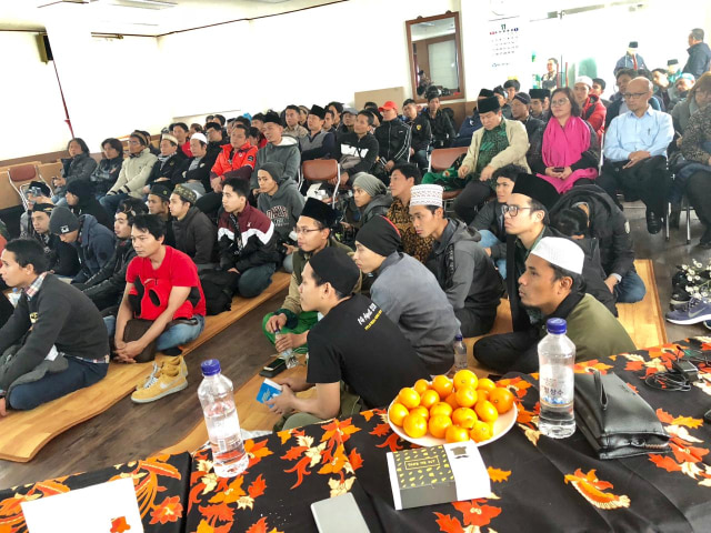 WNI di Korea Selatan sedang mengikuti tabligh di masjid Al-Barokah, Gimhae (Foto: Dok. Istimewa)