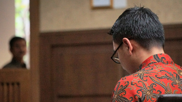 Terdakwa kasus korupsi proyek infrastruktur Provinsi Jambi Zumi Zola dalam sidang pembacaan pleidoi di Pengadilan Tipikor, Jakarta, Kamis (22/11). (Foto: Nugroho Sejati/kumparan)