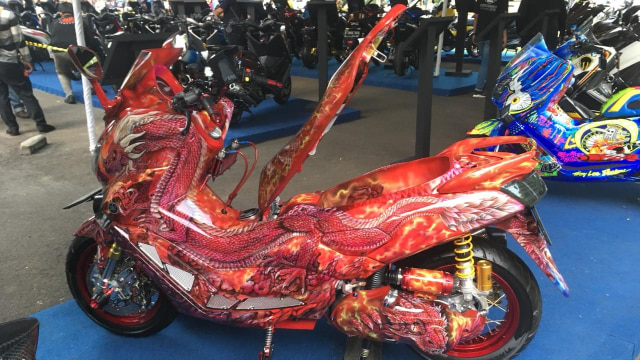 Yamaha NMax Red Dragon (Foto: Alfons Yoshio/kumparan)
