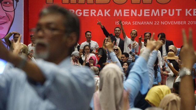 Suasana pembekalan relawan Prabowo-Sandi di Istora Senayan, Kamis (22/11). (Foto: Iqbal Firdaus/kumparan)