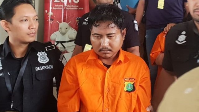 Tersangka pembunuhan Dufi. (Foto: Fadjar Hadi/kumparan)