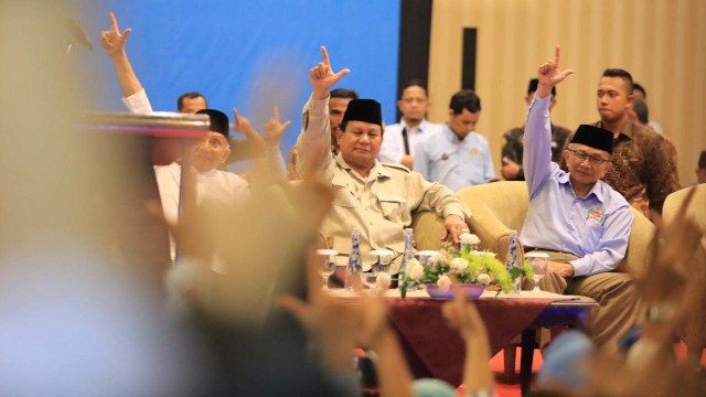 Prabowo Subianto bertemu dengan relawan di Solo. (Foto: Dok. Tim Media Prabowo-Sandi)