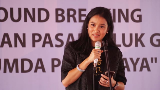 Dirut Keana Films Marcella Zalianty di acara Ground breaking Bioskop Rakyat dan Pasar Teluk Gong Tahap II Perumda Pasar Jaya. (Foto: Iqbal Firdaus/kumparan)