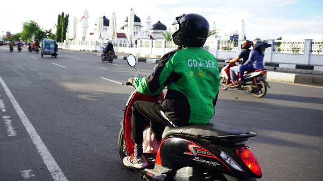 Rizqi menjadi Driver Go-Jek di Aceh lulusan sarjana. (Foto: Zuhri Noviandi/kumparan)
